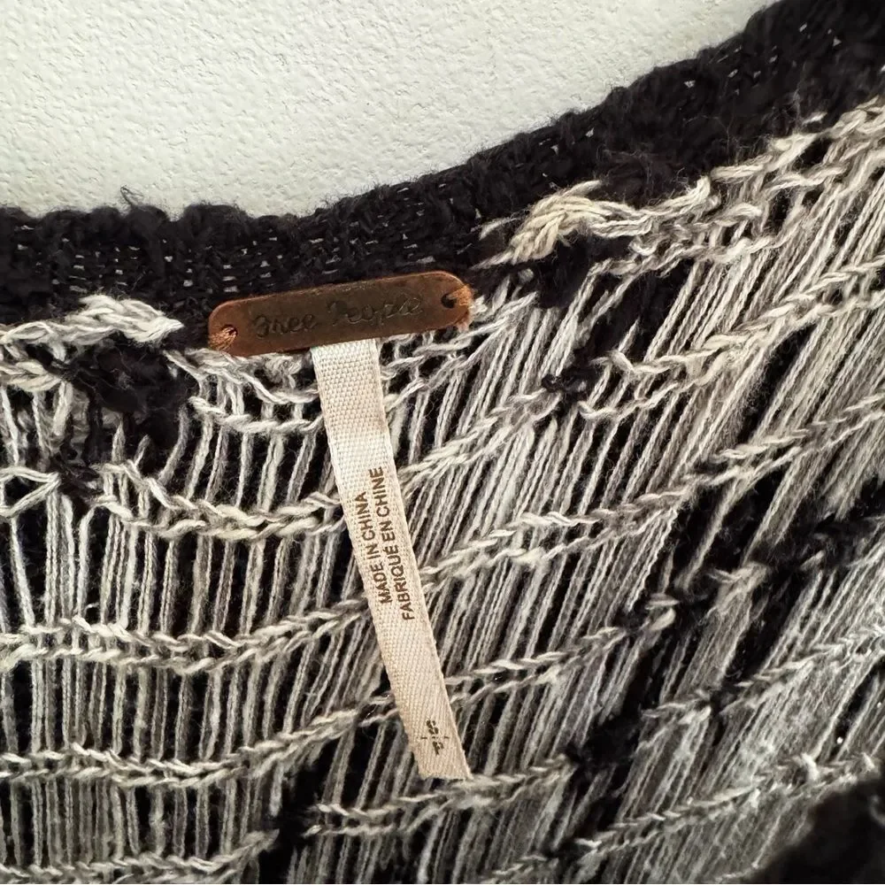 Free People side by side knit peplum tank top size Small Black White Festival